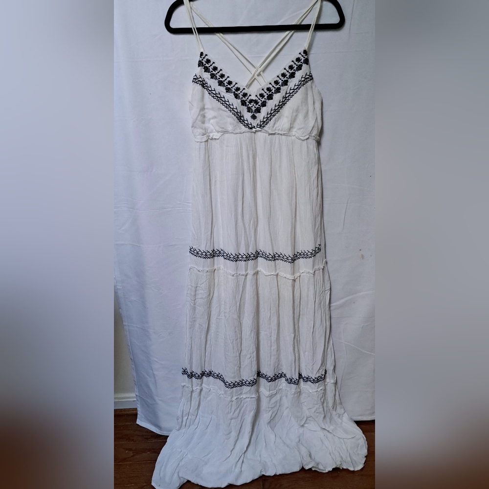 Alya Wht Embroidered Boho‎ Maxi Dress Small Tiered Crinkle Gauze Summer Festival